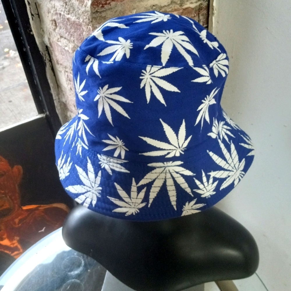 Bucket Hat Design Style Canibus Leafs